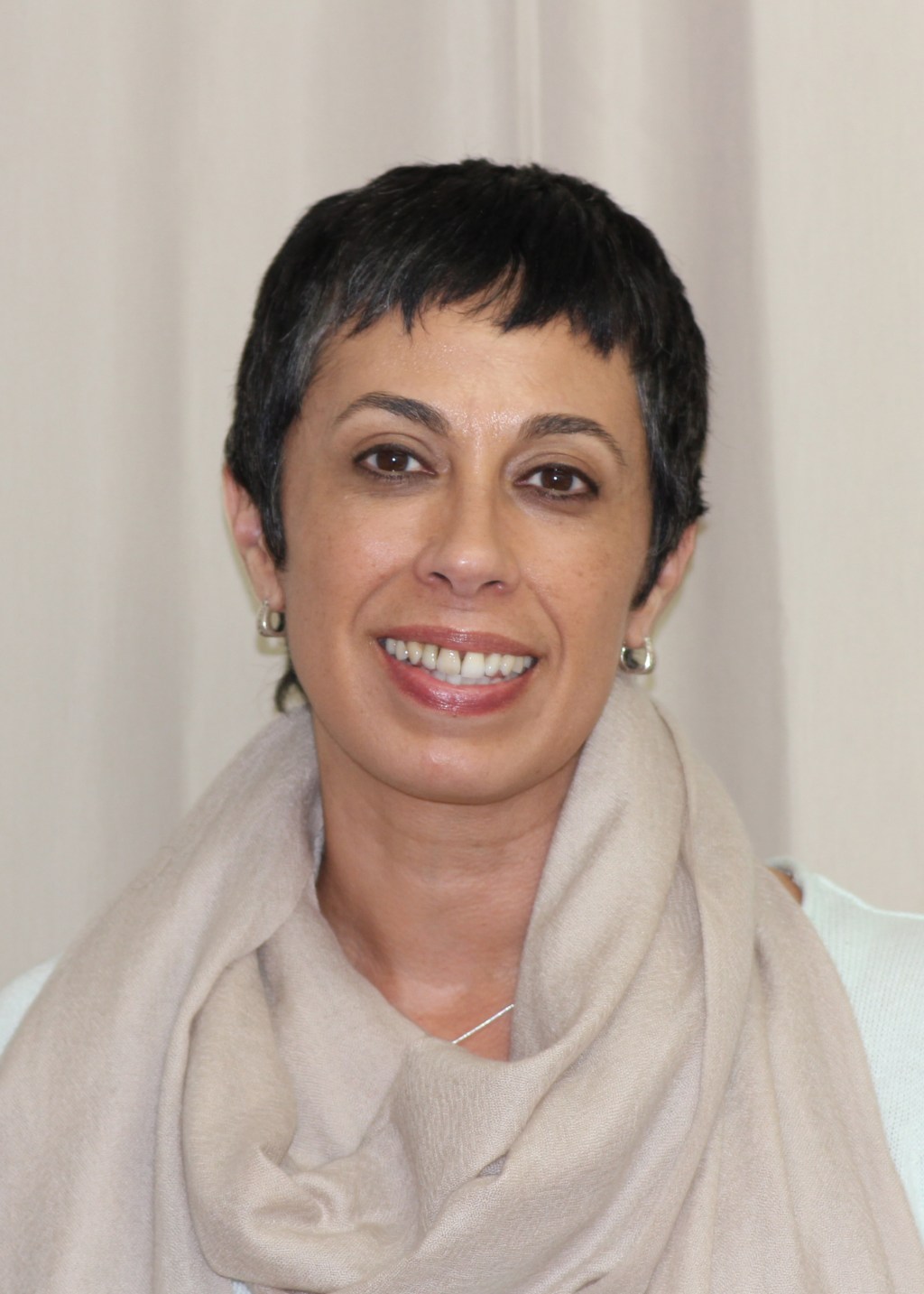 R.V. Reyes, Author of Jeweler’s&nbsp;Mark